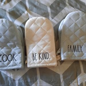 Rae Dunn Oven Mitts